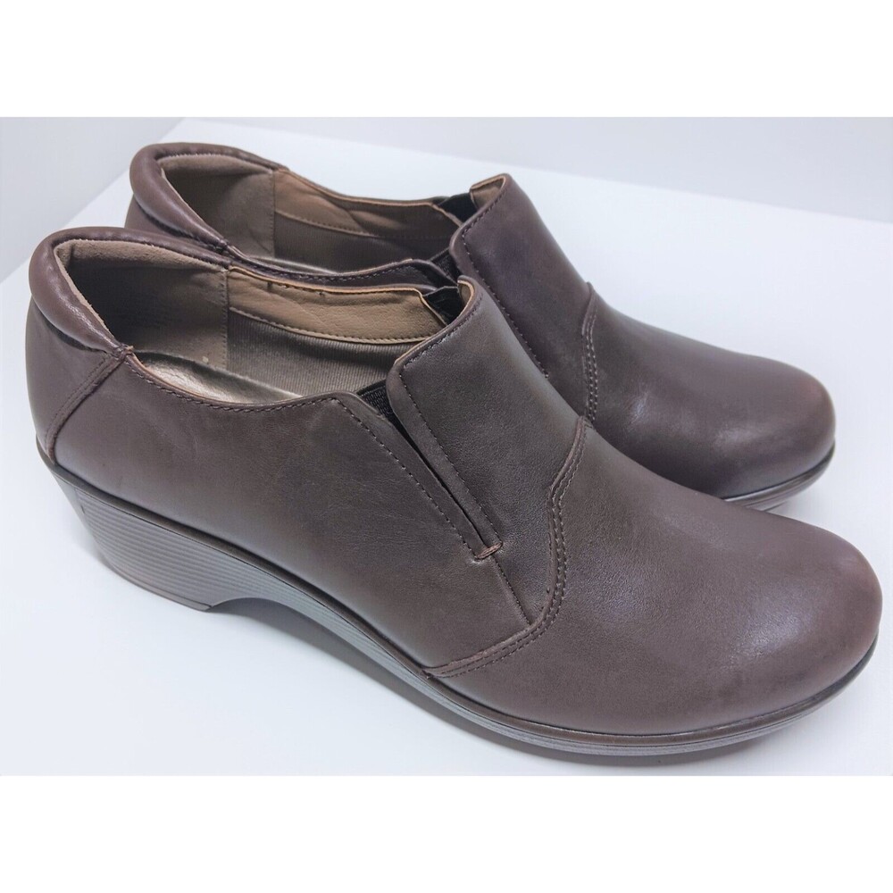 e 24/7 Easy Spirit "Simona" brown leather heeled loafer clog bootie 9 M